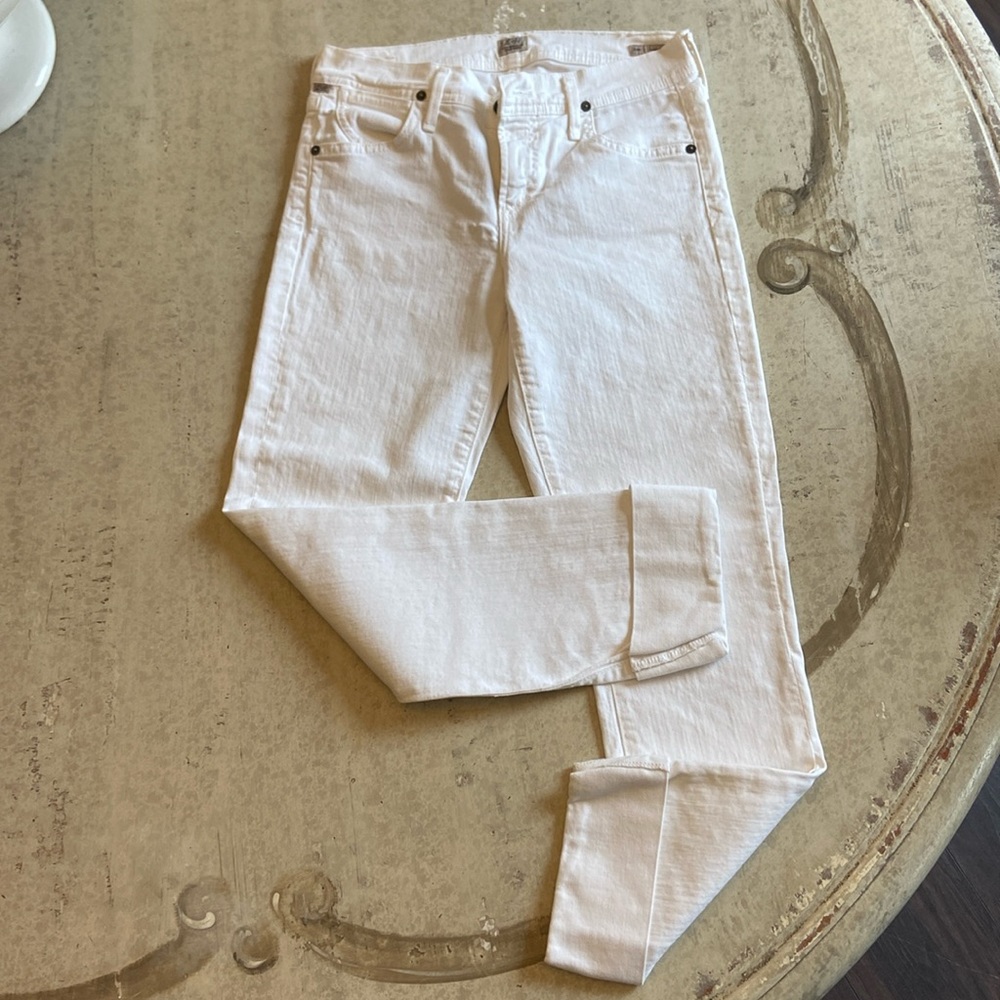 White Capri jeans